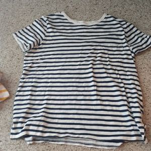 womens old navy tee